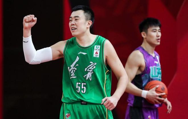 辽宁男篮被横扫出局，功勋老将韩德君或退役回归家庭
