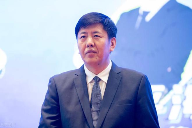 浙江男篮本赛季糟糕收场，休赛期换帅及球员变动引关注