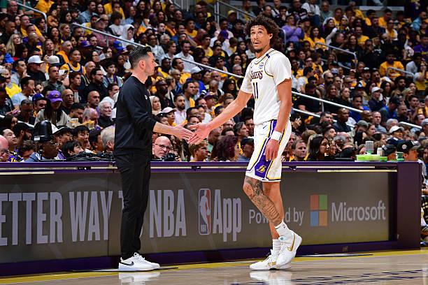 NBA 季后赛：森林狼 116 比 113 胜湖人，海斯出场表现及困境