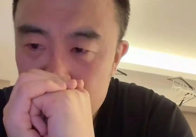 辽宁男篮比赛结束，赵继伟低头，韩德君或迎退役，未来何去何从？