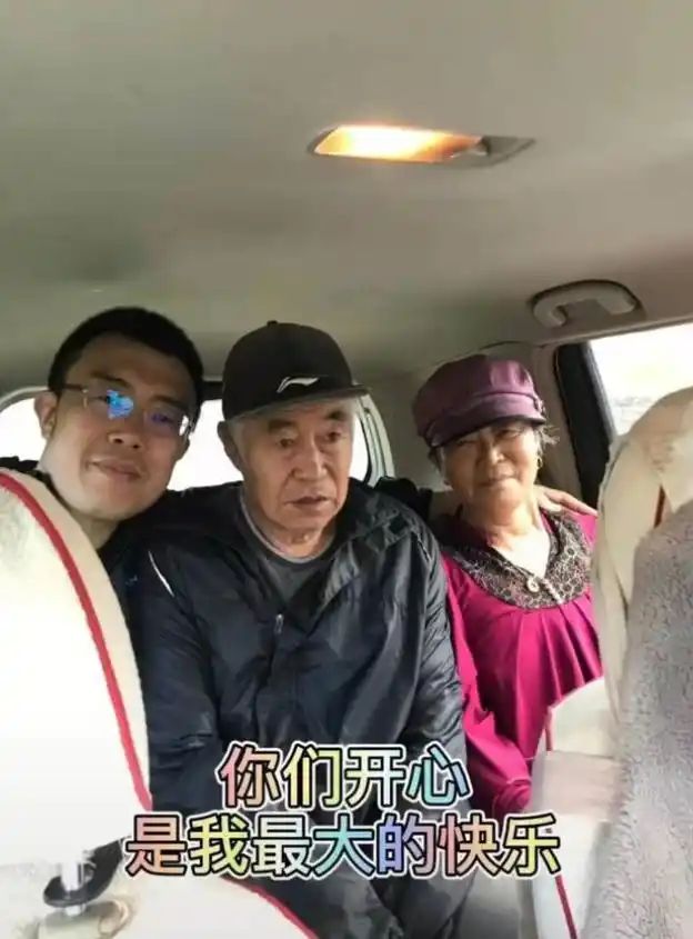 辽宁男篮比赛结束，赵继伟低头，韩德君或迎退役，未来何去何从？
