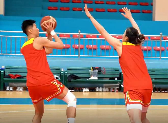 中国女篮昆明集训张子宇成焦点，特殊训练计划助力再创辉煌