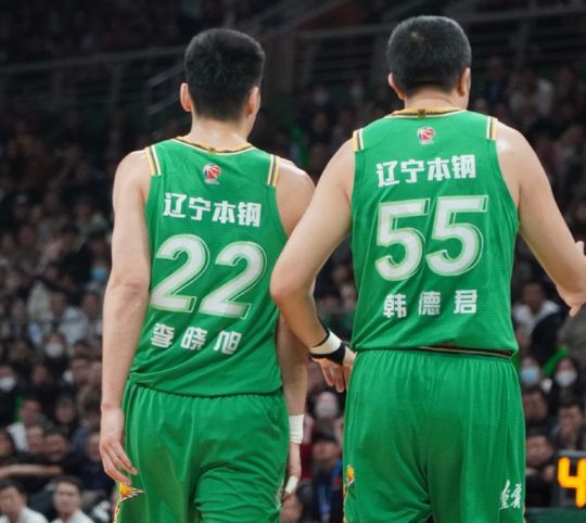 北京时间5月1日辽宁二老面临退役抉择，曾4夺总冠军今竞技下滑