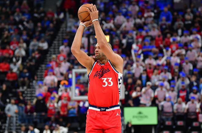 5月2日NBA季后赛：快船生死战111-105力克掘金扳平总比分