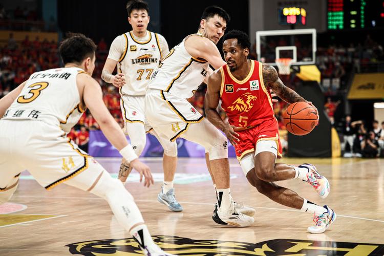 CBA 季后赛半决赛辽宁队被广厦 3 - 0 横扫，赛季后人员变动及过往战绩回顾