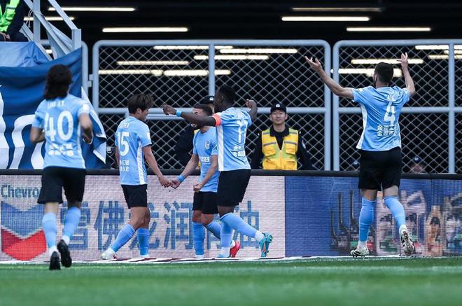 大连英博主场3-2战胜云南玉昆，赛后李国旭谈感受及廖锦涛表现