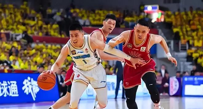 CBA 半决赛 G2 山西主场对阵北京：曾凡博受伤判罚引轩然大波