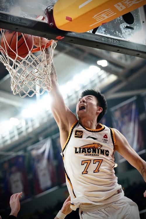 3-0横扫！广厦晋级总决赛，张镇麟低迷受困伤病状态不佳