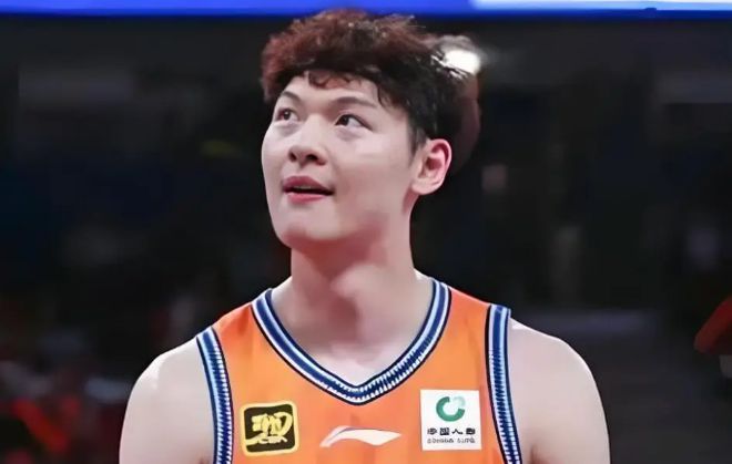 休赛期王哲林成香饽饽，广东男篮或用球员+现金交易签约他