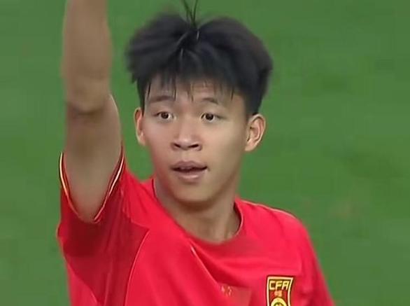 06 年龄段头牌王钰栋中超崭露头角，18 岁坐稳主力成罕见存在