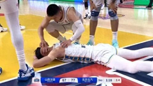 CBA 半决赛 G3 北京北汽横扫山西进总决赛，刘传兴犯规引争议