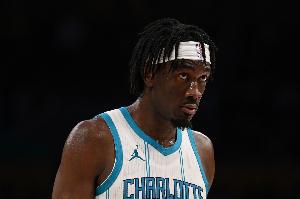 ESPN名记谈湖人被淘汰短板，东契奇潜在交易目标马克-威廉姆斯相关情况