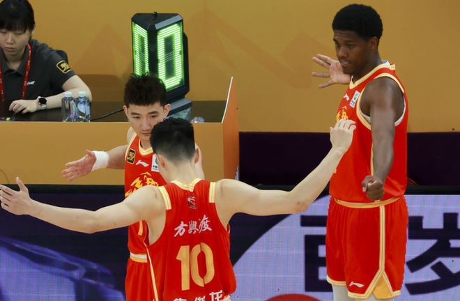 CBA季后赛：广厦和北京同3-0横扫晋级，谁难度与含金量更高？