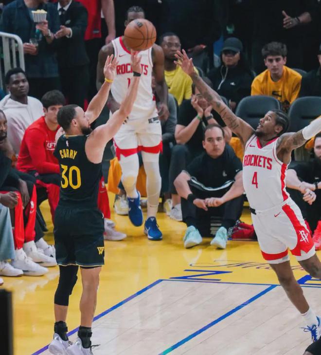 NBA 季后赛 G6 火勇大战：火箭盼提速，勇士欲拖入阵地战