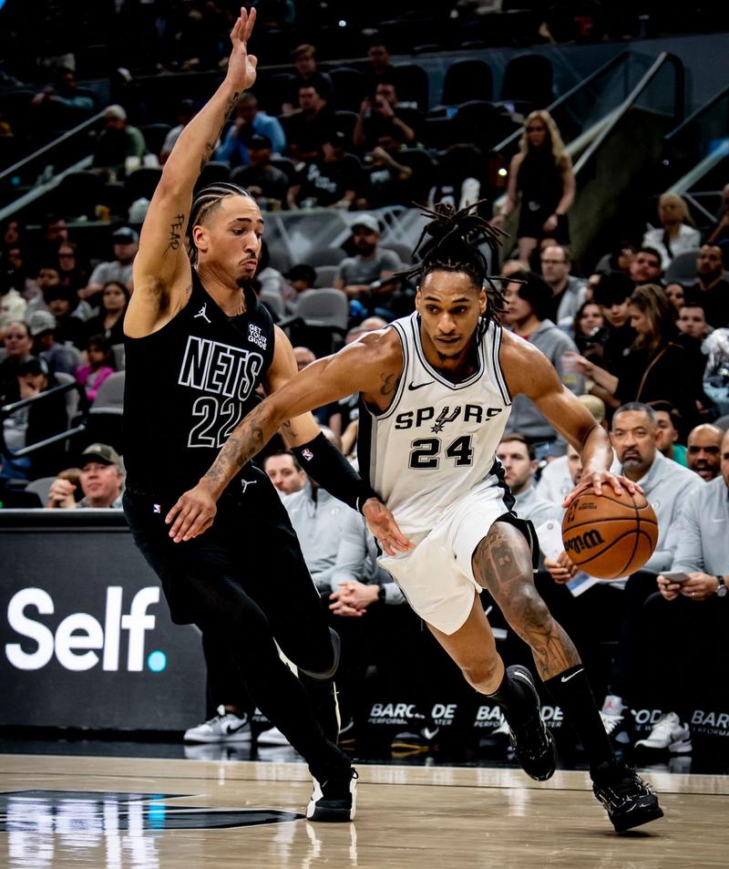 本赛季NBA季后赛激战正酣，马刺迎巨变，波波维奇角色转换开启新篇