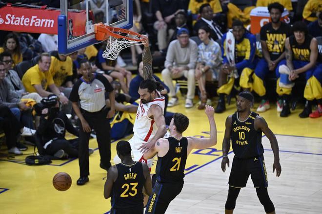 NBA季后赛勇士与火箭G6激战：比分紧咬，赛场悬念丛生