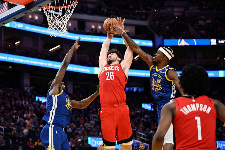 NBA季后赛勇士与火箭G6激战：比分紧咬，赛场悬念丛生