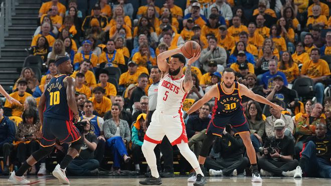 NBA 季后赛首轮：火箭 117 - 107 胜勇士，范弗利特出色引关注