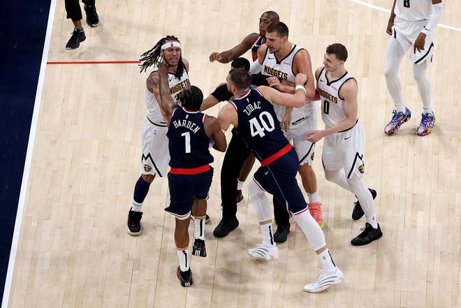 NBA季后赛G2前森林狼主帅芬奇谈对抗尺度太夸张破坏比赛节奏