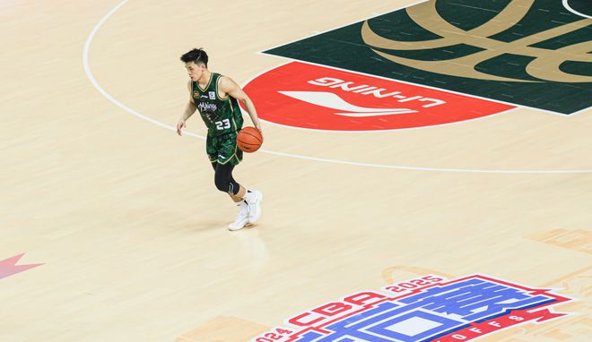 林葳赴美特训准备NBA选秀，进选概率极低且行程安排复杂