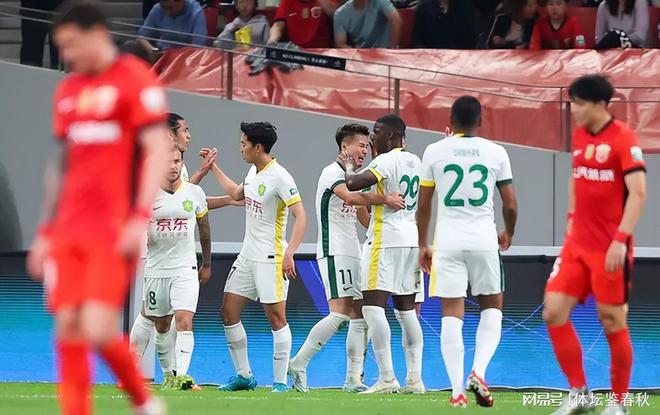 上轮中超海港1-2负国安 吾米提江骨折重伤令人揪心