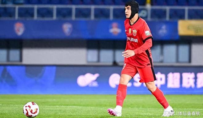 上轮中超海港1-2负国安 吾米提江骨折重伤令人揪心