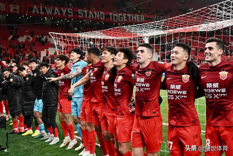 上轮中超海港1-2负国安 吾米提江骨折重伤令人揪心