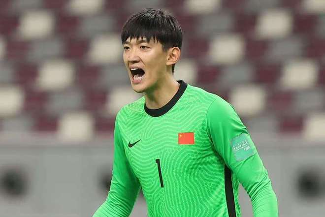 国足18强赛生死战在即，下月王大雷或让出首发门将之位