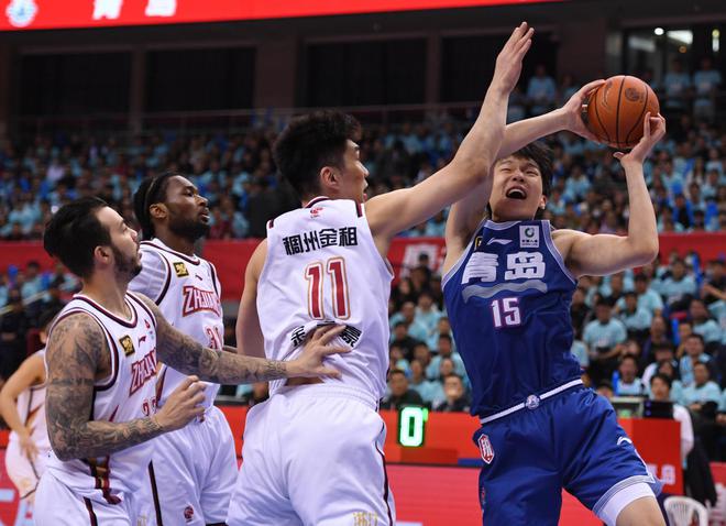 CBA联赛两大凤雏奔赴美国，为冲击NBA全力冲刺