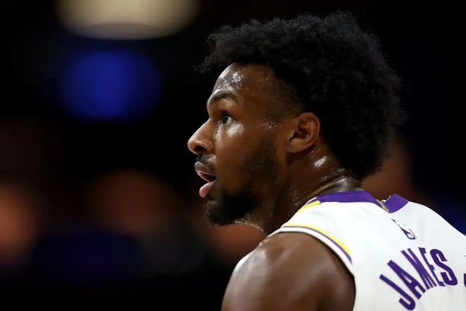 2024年NBA选秀：布朗尼·詹姆斯次轮被湖人选中，合同遭质疑