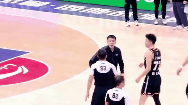 CBA总决赛前夕：辽篮动态不断，韩德君或退役，丛明晨宣布告别赛场
