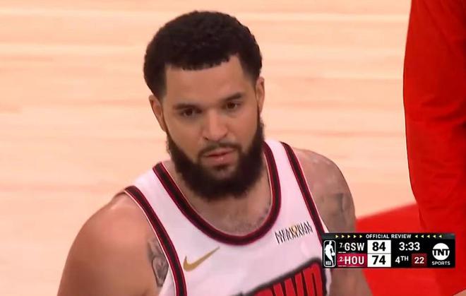 NBA 季后赛火箭与勇士抢七大战：火箭下半场虽好转仍落败