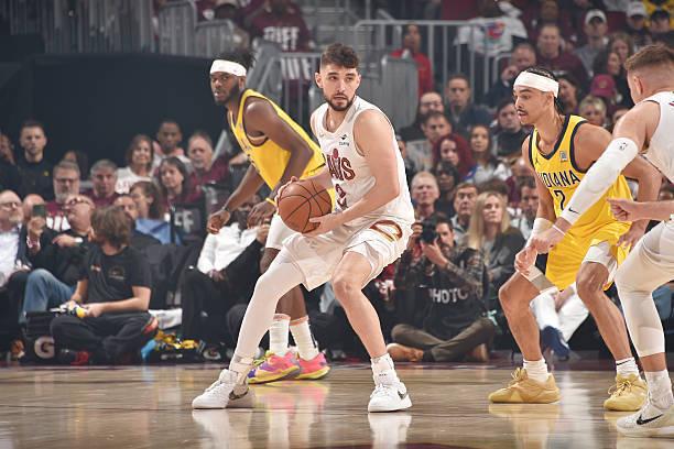 NBA东部半决赛：步行者胜骑士先拔头筹，杰罗姆表现出色