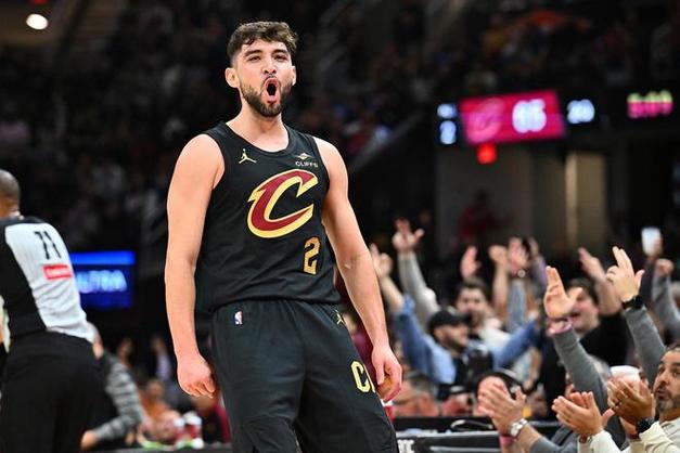 NBA东部半决赛：步行者胜骑士先拔头筹，杰罗姆表现出色