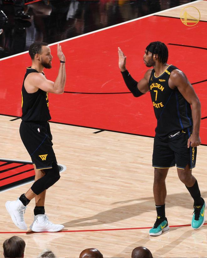 NBA季后赛首轮勇士VS火箭抢7大战：激烈攻防全程回顾