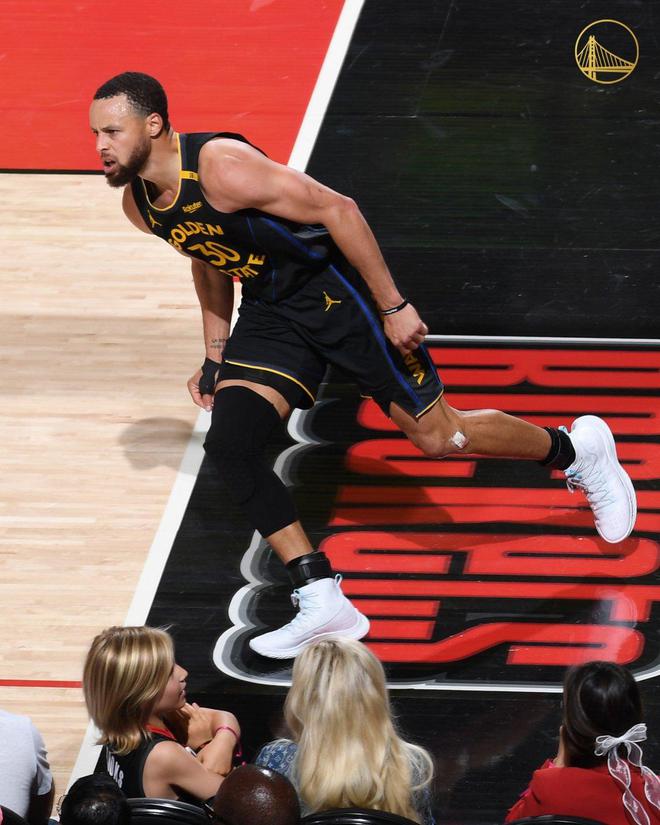 NBA季后赛首轮勇士VS火箭抢7大战：激烈攻防全程回顾