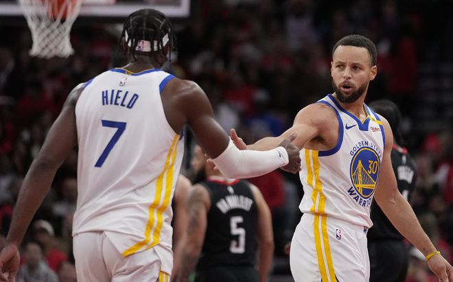 NBA季后赛首轮：勇士队3-1领先被拖入抢七，4-3成功晋级次轮