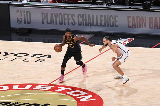 NBA 季后赛金州勇士胜火箭，吉米 - 巴特勒准三双成中流砥柱