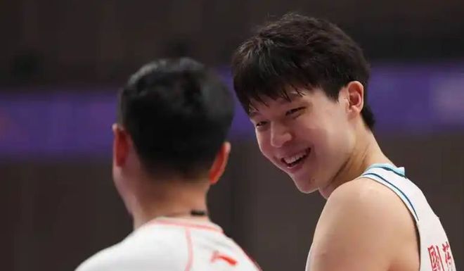 聚焦杨瀚森NBA选秀动态，王治郅犀利点评与众不同