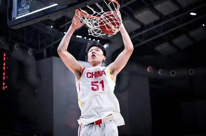聚焦杨瀚森NBA选秀动态，王治郅犀利点评与众不同