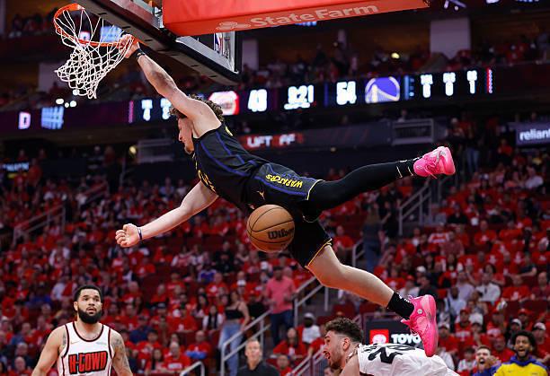 NBA 季后赛金州勇士胜休斯顿火箭，波杰姆斯基表现一般
