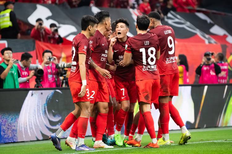 中超第11轮上海海港客场2-0胜武汉三镇，穆斯卡特赛后盛赞队员