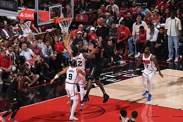 NBA 季后赛：金州勇士胜休斯顿火箭晋级，卢尼表现可圈可点