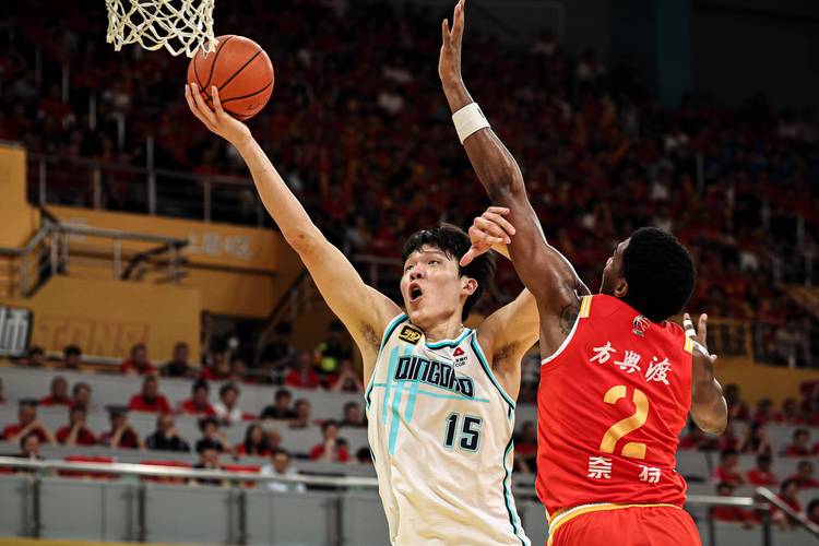 2025年5月6日中国男篮新星杨瀚森开启洛杉矶NBA选秀前特训