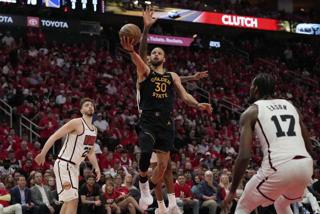NBA 季后赛西部首轮第 7 场生死战：勇士客场挑战火箭战况激烈