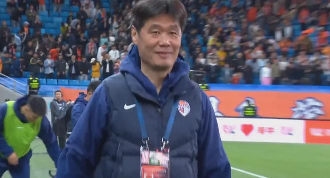 中超第11轮：青岛海牛主场3-0完胜长春亚泰，新援韦林顿-席尔瓦成救星
