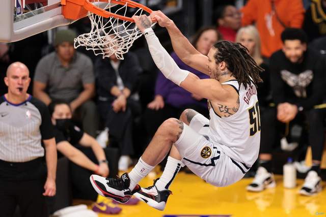 NBA季后赛第二轮激战正酣！5场比赛客队全胜，多场绝杀超刺激