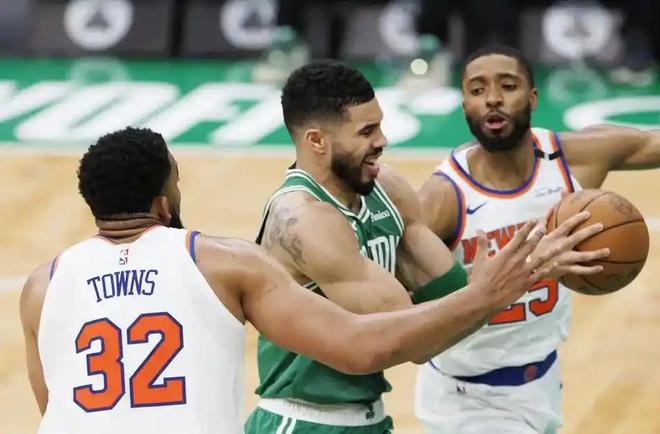 NBA 季后赛东部半决赛大冷门！凯尔特人主场领先 20 分被尼克斯逆转