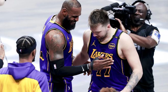 24 - 25赛季NBA季后赛次轮：传奇巨星身影渐消，湖人出局遭热议