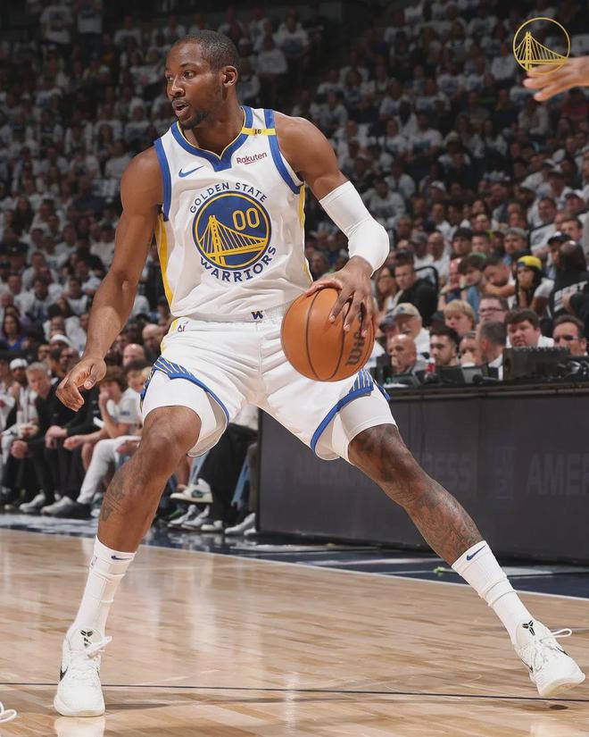 5月9日NBA季后赛西部半决赛G2：森林狼主场对阵勇士，库里伤缺局势变幻